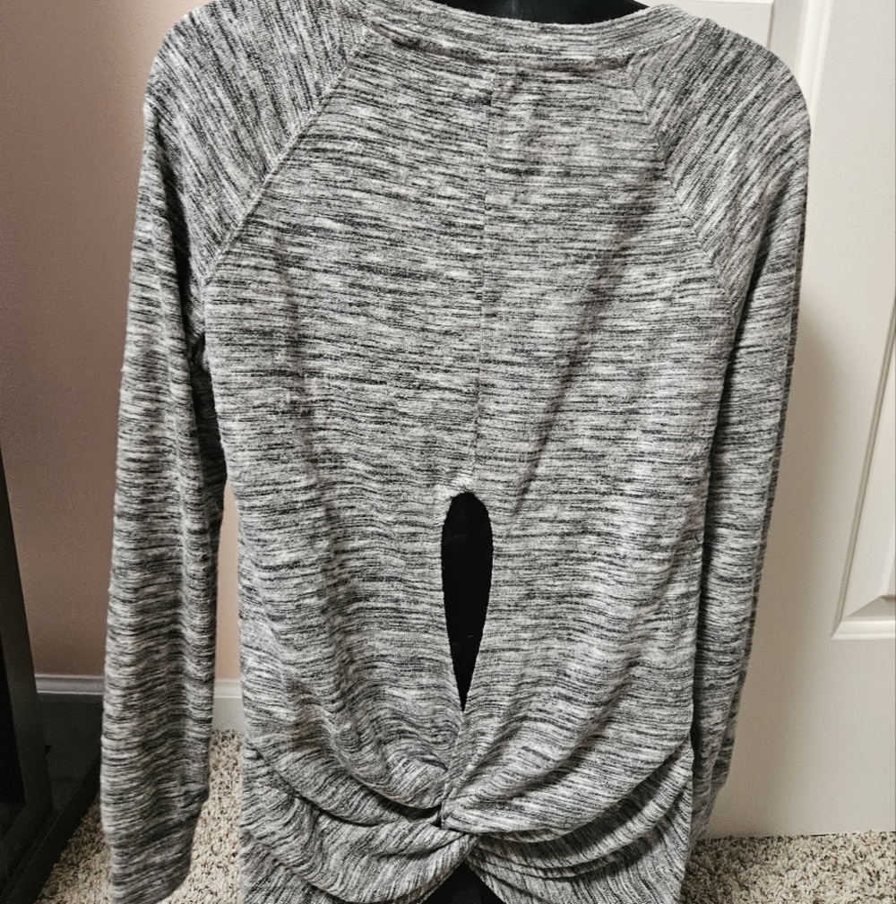 New York & Company Gray Knit Lightweight Sweater - Picture 6 of 10